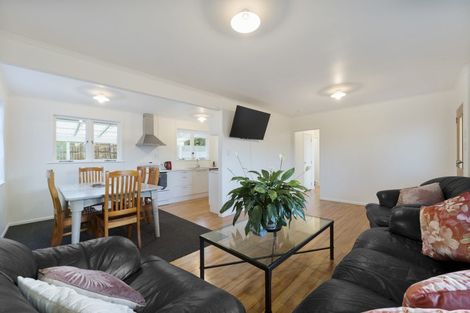 Photo of property in 21 Arlette Place, Massey, Auckland, 0614