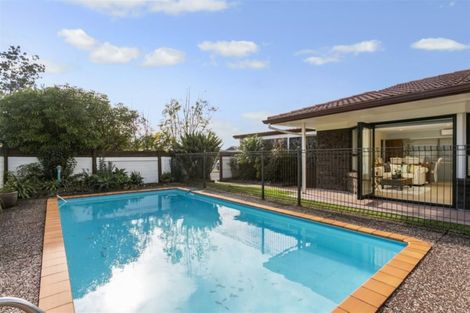 Photo of property in 17 Frank Evans Place, Henderson, Auckland, 0610