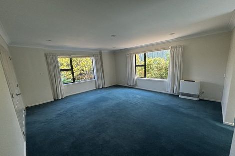 Photo of property in 18 Derry Hill, Churton Park, Wellington, 6037