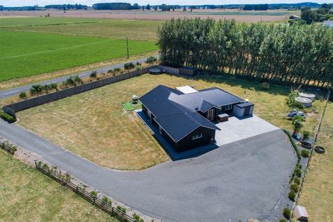 Photo of property in 985 Parewanui Road, Parewanui, Bulls, 4894
