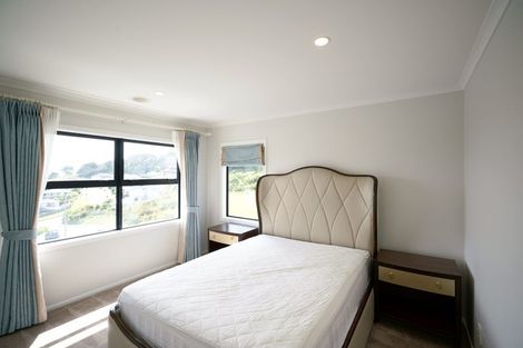 Photo of property in 18 Prestbury Grove, Churton Park, Wellington, 6037