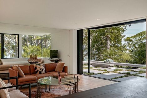 Photo of property in 34 Arapito Road, Titirangi, Auckland, 0604
