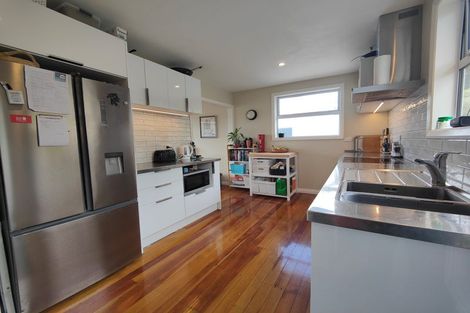 Photo of property in 22 Huntingdon Street, Northland, Wellington, 6012