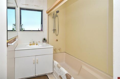 Photo of property in 42a Berwyn Avenue, Takanini, 2112