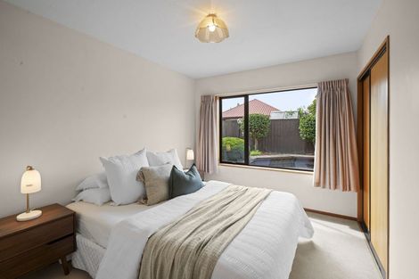 Photo of property in 2/8 Cricklewood Place, Avonhead, Christchurch, 8042