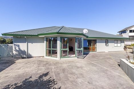 Photo of property in 2 Millennium Hill, Paraparaumu, 5032