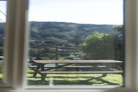 Photo of property in 17 Bedford Street, Northland, Wellington, 6012