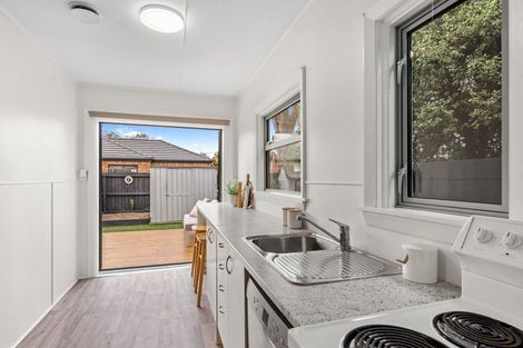Photo of property in 43 Waimea Terrace, Beckenham, Christchurch, 8023