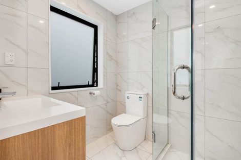 Photo of property in 57d Hogans Road, Glenfield, Auckland, 0629