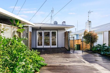 Photo of property in 98 Storey Avenue, Forest Lake, Hamilton, 3200