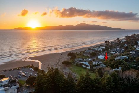 Photo of property in 19 Groves Road, Raumati Beach, Paraparaumu, 5032