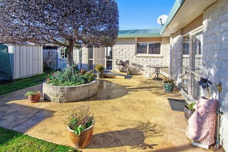 Photo of property in 6 Hogg Crescent, Masterton, 5810