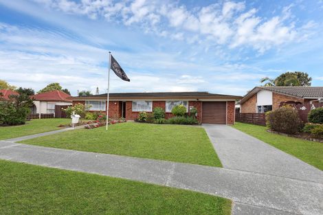 Photo of property in 5 Kirrama Place, Conifer Grove, Takanini, 2112