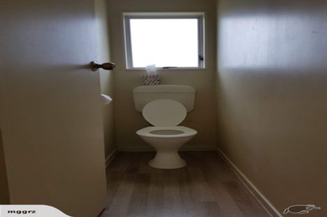 Photo of property in 32 Heathdale Crescent, Papakura, 2110