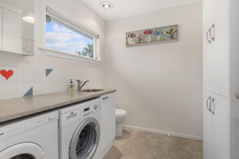 Photo of property in 89 Gloria Avenue, Te Atatu Peninsula, Auckland, 0610