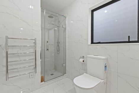 Photo of property in 24 Parahau Road, Papakura, 2110