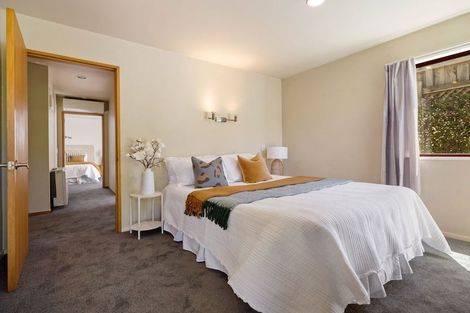 Photo of property in 22b Evergreen Place, Sunshine Bay, Queenstown, 9300
