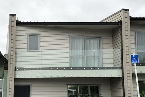Photo of property in 19u1 Collins Avenue, Tawa, Wellington, 5028