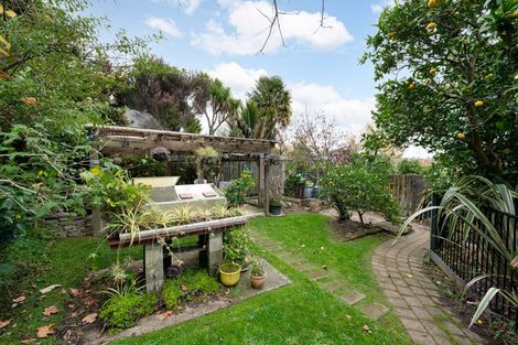 Photo of property in 88 Poaka Avenue, Dinsdale, Hamilton, 3204