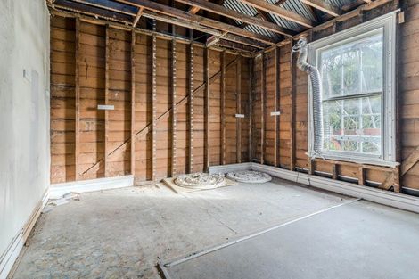 Photo of property in 1 Phillips Street, Kensington, Dunedin, 9011