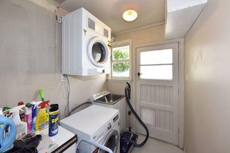 Photo of property in 15 Defoe Place, Waltham, Christchurch, 8023