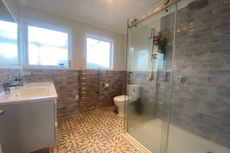 Photo of property in 1/176 Birkdale Road, Birkdale, Auckland, 0626