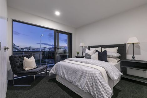 Photo of property in 2 Paparahi Place, Wainui, 0992