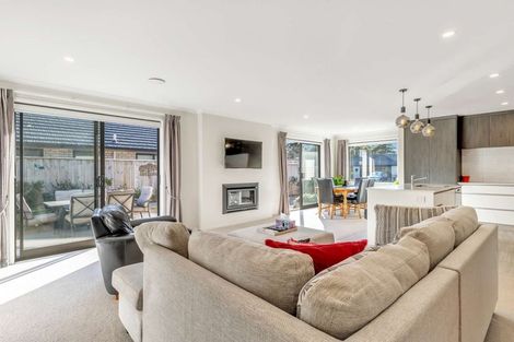 Photo of property in 12 Rehua Place, Waiwhakaiho, New Plymouth, 4312