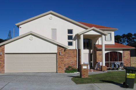 Photo of property in 36 Newbury Place, Schnapper Rock, Auckland, 0632