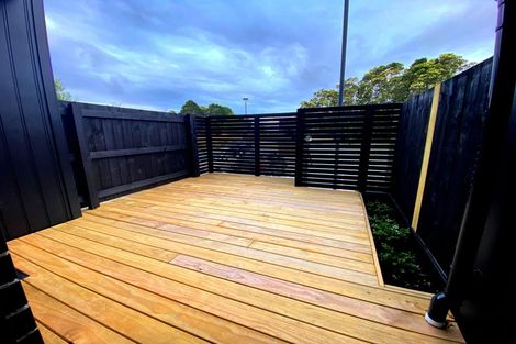 Photo of property in 21 Meg Lane, Glen Eden, Auckland, 0602
