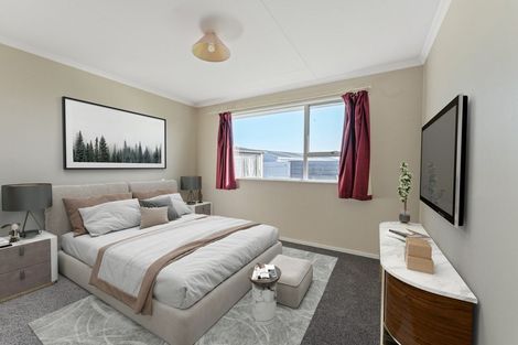 Photo of property in 24 Hillcrest Drive, Kelvin Grove, Palmerston North, 4414