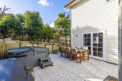 Photo of property in 7 Tararua Close, Aotea, Porirua, 5024