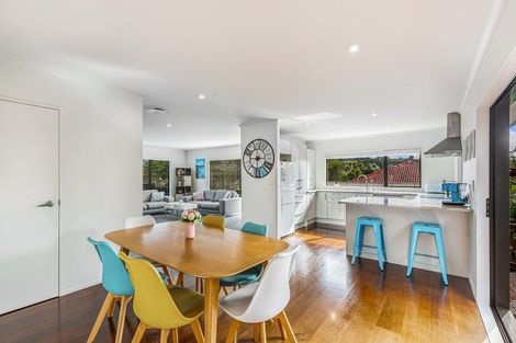 Photo of property in 33 Taipari Road, Te Atatu Peninsula, Auckland, 0610