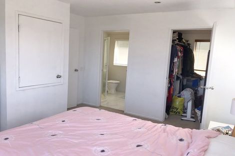 Photo of property in 1/25 Aotearoa Terrace, Murrays Bay, Auckland, 0630