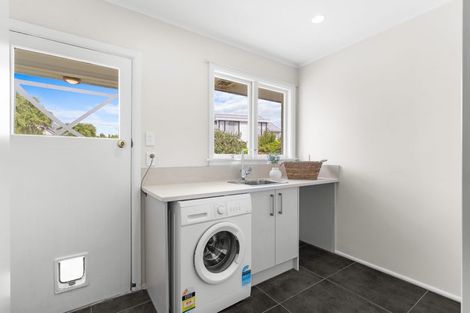 Photo of property in 52a Memorial Avenue, Ilam, Christchurch, 8053