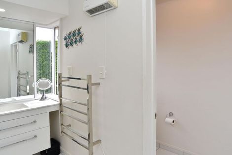 Photo of property in 2/11 Belleview Terrace, Mount Pleasant, Christchurch, 8081