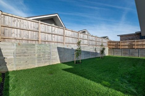 Photo of property in 41 Taikura Avenue, Red Beach, 0932