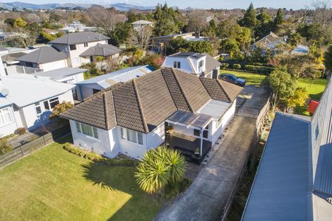 Photo of property in 18 Ake Ake Avenue, Hokowhitu, Palmerston North, 4410
