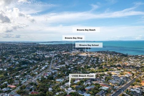 Photo of property in 1/598 Beach Road, Rothesay Bay, Auckland, 0630
