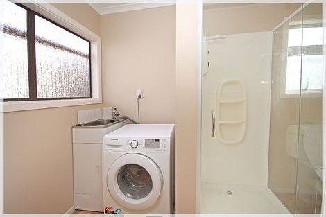 Photo of property in 27 Nuku Street, Tangimoana, 4822
