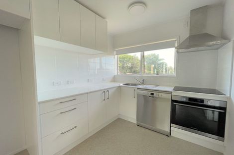 Photo of property in 31 Salamanca Road, Sunnynook, Auckland, 0620