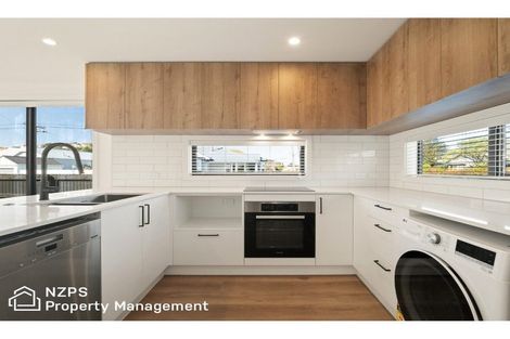 Photo of property in 67e Royal Crescent, Saint Kilda, Dunedin, 9012