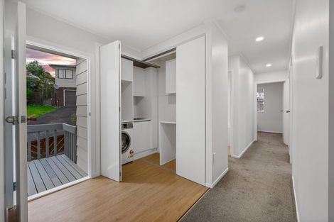 Photo of property in 24 Halloran Place, Massey, Auckland, 0614