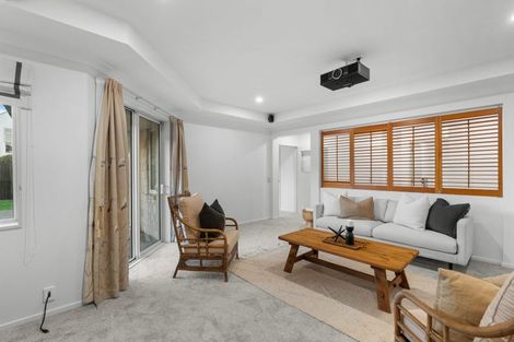 Photo of property in 17 Cunneen Place, Aidanfield, Christchurch, 8025