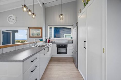 Photo of property in 3428 Pourerere Beach Road, Pourerere, Waipawa, 4271