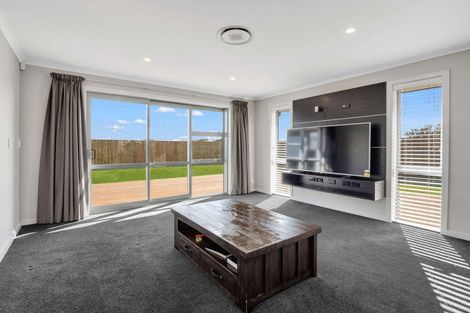 Photo of property in 5 Hydrangea Lane, Milson, Palmerston North, 4414