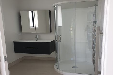 Photo of property in 20 Kawariki Road, Helensville, 0800