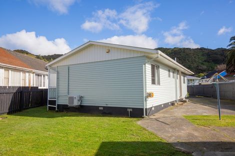 Photo of property in 40 Hamstead Street, Wainuiomata, Lower Hutt, 5014