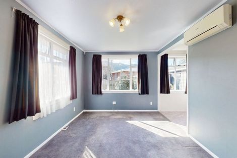 Photo of property in 2/15 Clouston Park Road, Ebdentown, Upper Hutt, 5018