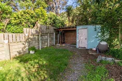 Photo of property in 192 Sutherland Road, Lyall Bay, Wellington, 6022